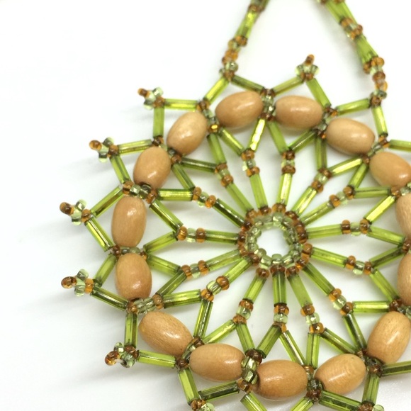 VINTAGE WOOD GLASS SEED BEAD NECKLACE SUN STARBURST PENDANT MEDALLION MANDALA - Picture 10 of 14